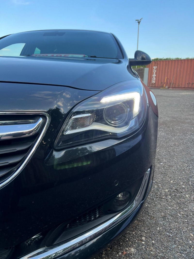 VAUXHALL INSIGNIA