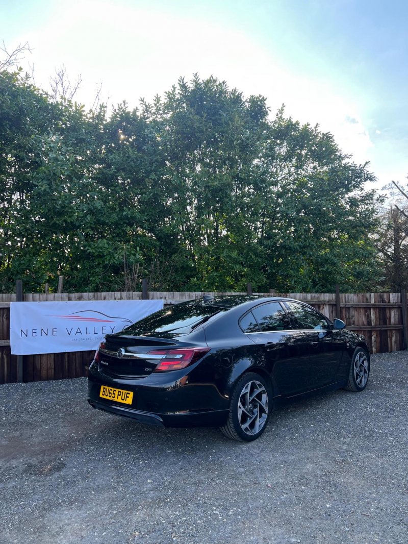 VAUXHALL INSIGNIA