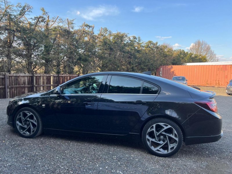 VAUXHALL INSIGNIA