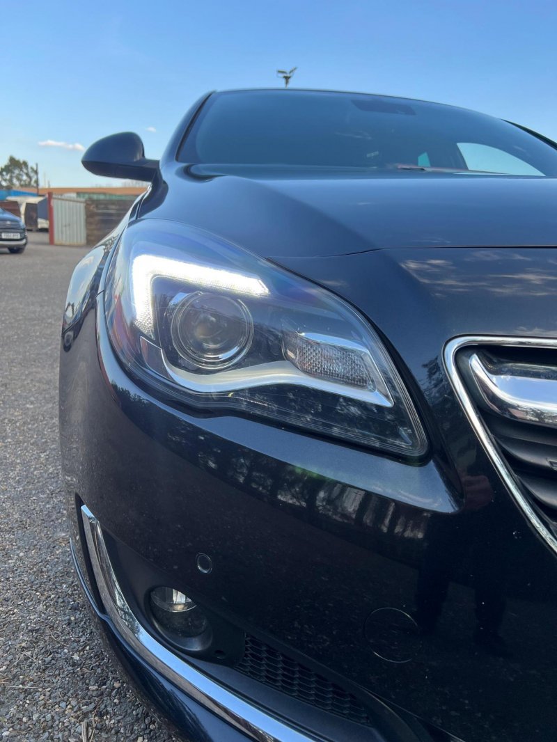 VAUXHALL INSIGNIA