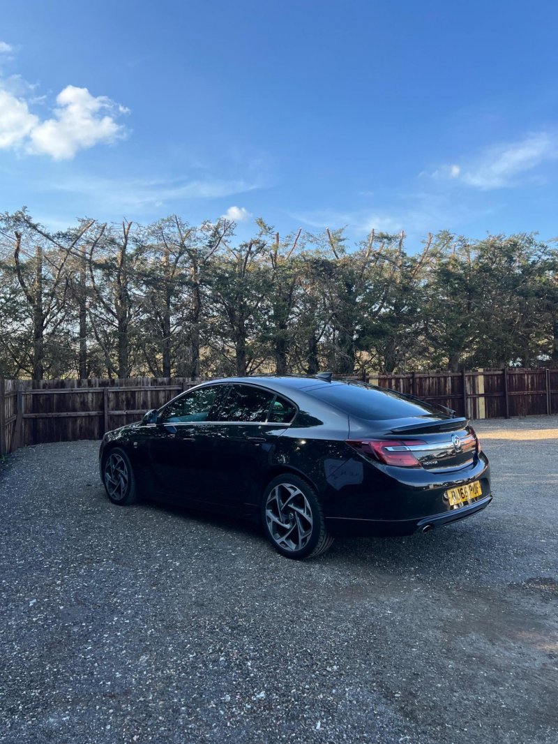 VAUXHALL INSIGNIA